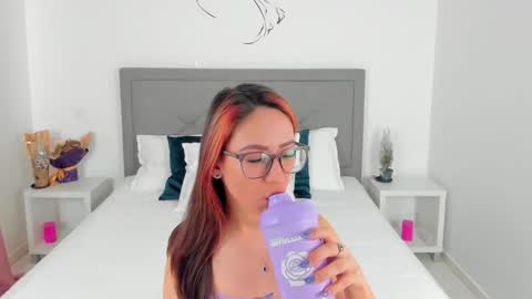 nicoleirisxxx online show from 02-01-25, 09:54