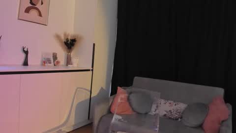 nicoleirisxxx online show from 09-26-25, 05:00