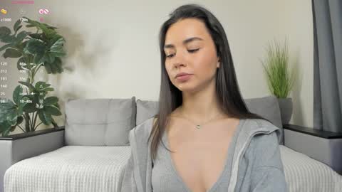 Dua Lipa online show from 01-16-25, 01:04