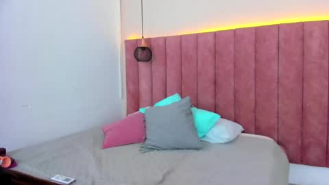 Snapshot of nicolesteelee chatting on 03-01-25, 05:09 Nicole online show from 03-01-25, 05:09