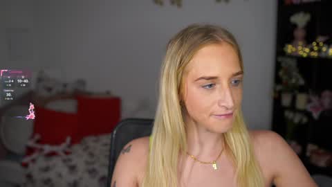 nicolette__shea_ online show from 01-05-25, 04:59