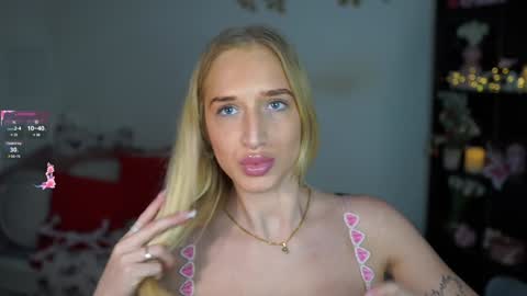 nicolette__shea_ online show from 01-06-25, 02:03