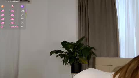 Snapshot of nicolettebean chatting on 02-12-26, 07:25 Nicol online show from 02-12-26, 07:25