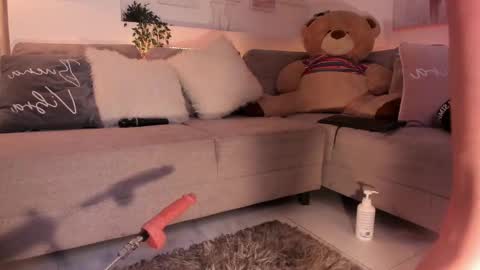 Nicolle online show from 02-26-25, 11:26