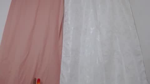 nicolle gomes online show from 09-22-25, 05:09