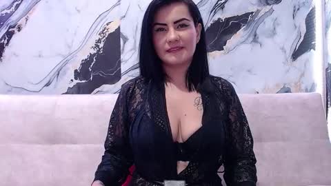 nicolle gomes online show from 11-20-25, 07:24