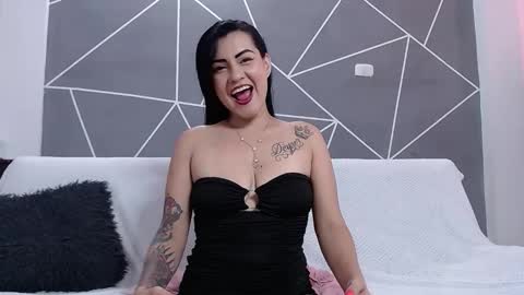 nicolle gomes online show from 02-18-26, 07:32