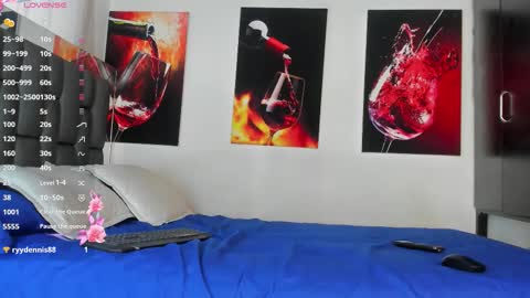 nicolle_hanks1 online show from 11-13-25, 02:49