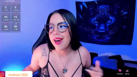 Snapshot of nicolle_ruizz chatting on 12-05-25, 10:35 Nicoll online show from 12-05-25, 10:35