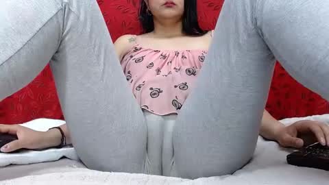 Snapshot of nicolleowens chatting on 09-19-25, 09:37 NICOLLE online show from 09-19-25, 09:37