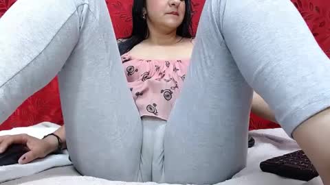 Snapshot of nicolleowens chatting on 09-22-25, 09:28 NICOLLE online show from 09-22-25, 09:28