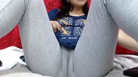 Snapshot of nicolleowens chatting on 10-20-25, 10:43 NICOLLE online show from 10-20-25, 10:43