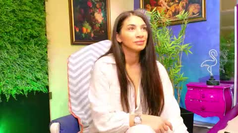 Nicolle online show from 09-23-25, 10:18