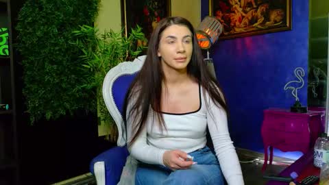 Nicolle online show from 02-28-26, 06:03