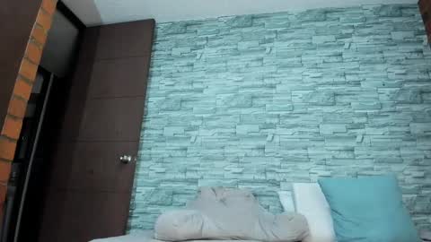 nicollesofia3 online show from 02-21-25, 08:07