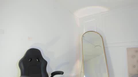 Nicol online show from 02-15-26, 09:44