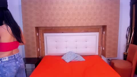 Snapshot of nicolysofi chatting on 12-23-24, 05:54 nicolysofi online show from 12-23-24, 05:54