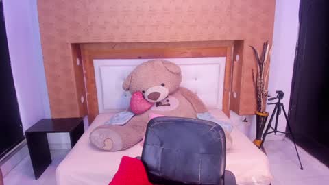 Snapshot of nicolysofi chatting on 01-07-25, 11:05 nicolysofi online show from 01-07-25, 11:05