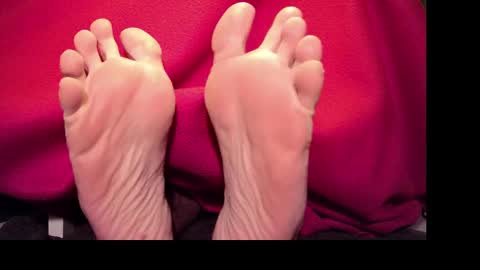 Snapshot of nietnormaalgeilmeer chatting on 12-21-24, 11:02 Solemate123 online show from 12-21-24, 11:02