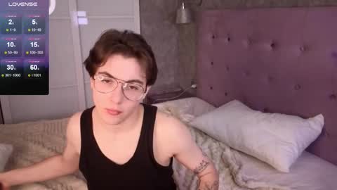 Snapshot of nightfloat chatting on 03-02-25, 02:41 Daisy nd Tyler 3 online show from 03-02-25, 02:41