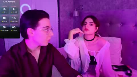 Snapshot of nightfloat chatting on 03-02-25, 11:42 Daisy nd Tyler 3 online show from 03-02-25, 11:42