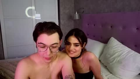 Snapshot of nightfloat chatting on 03-03-25, 05:53 Daisy nd Tyler 3 online show from 03-03-25, 05:53