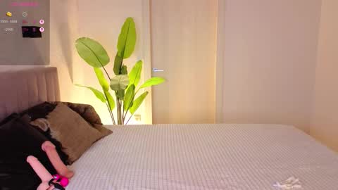 Snapshot of nightfloat chatting on 09-13-25, 11:59 Daisy nd Tyler 3 online show from 09-13-25, 11:59