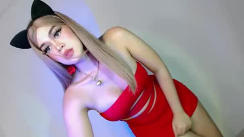 Snapshot of nightwalker28 chatting on 02-08-25, 09:57 Katie online show from 02-08-25, 09:57