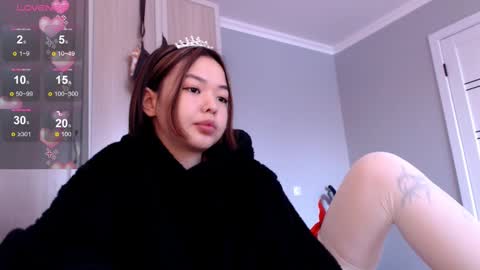 Snapshot of niia_osaki chatting on 02-27-25, 11:10 Niia online show from 02-27-25, 11:10