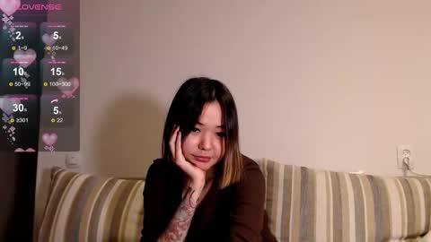 Snapshot of niia_osaki chatting on 12-14-25, 03:17 Niia online show from 12-14-25, 03:17