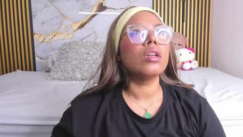 Snapshot of niickypurple chatting on 11-16-25, 03:39 Call me Nicky online show from 11-16-25, 03:39