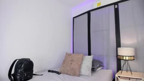 Snapshot of niicole_steele chatting on 02-20-26, 10:10 Niicole online show from 02-20-26, 10:10