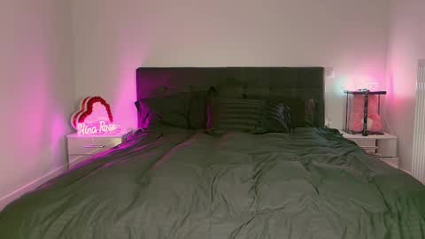 Snapshot of niinarosee1 chatting on 02-13-25, 06:05 Niinarosee online show from 02-13-25, 06:05