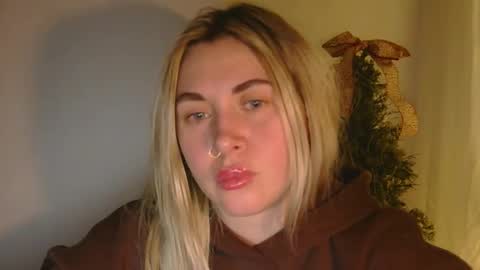 Snapshot of nika_flame chatting on 01-06-26, 12:36 Nika online show from 01-06-26, 12:36