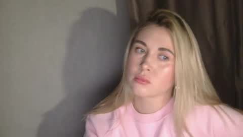 Snapshot of nika_flame chatting on 01-12-26, 04:45 Nika online show from 01-12-26, 04:45