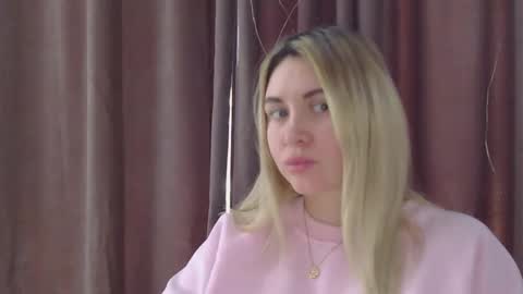 Snapshot of nika_flame chatting on 01-15-26, 12:43 Nika online show from 01-15-26, 12:43