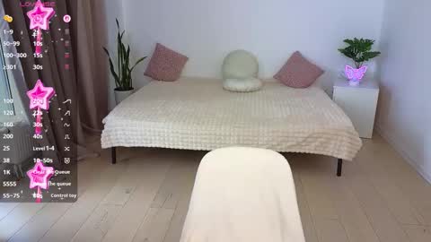 Snapshot of nika_light chatting on 10-19-25, 10:38 Nika light online show from 10-19-25, 10:38