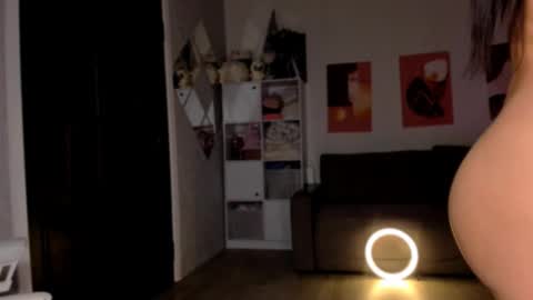 Snapshot of nikamioo chatting on 09-09-25, 05:12 Nika online show from 09-09-25, 05:12