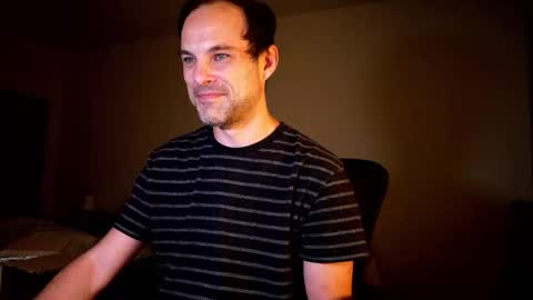 Snapshot of nikejude56 chatting on 10-01-25, 04:29 Nike Jude online show from 10-01-25, 04:29