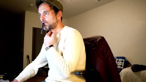 Snapshot of nikejude56 chatting on 10-10-25, 01:15 Nike Jude online show from 10-10-25, 01:15