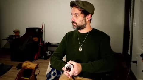 Snapshot of nikejude56 chatting on 10-28-25, 01:20 Nike Jude online show from 10-28-25, 01:20