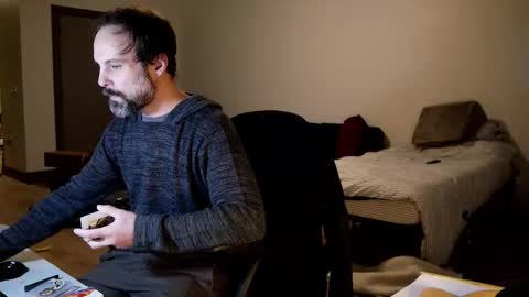 Snapshot of nikejude56 chatting on 11-27-25, 06:37 Nike Jude online show from 11-27-25, 06:37