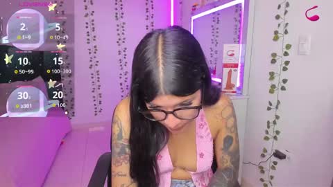 Snapshot of nikibryce_ chatting on 10-25-25, 03:14 Niki online show from 10-25-25, 03:14