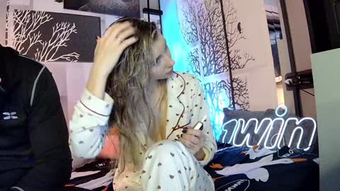 nikki7377 online show from 12-09-24, 10:43
