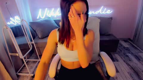 nikki_blondiee online show from 01-03-25, 07:16