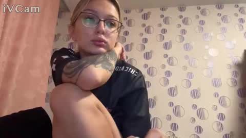 Nikki online show from 10-19-25, 03:12