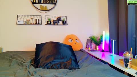 Kitty Chatte online show from 02-18-25, 08:36