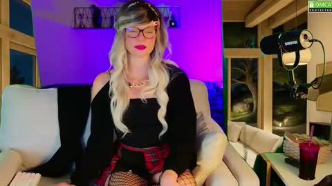 Kitty Chatte online show from 09-11-25, 08:09