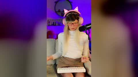 Kitty Chatte online show from 03-25-26, 07:03