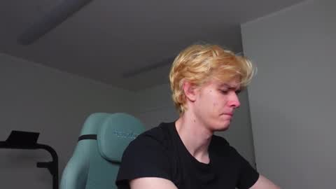 nikki online show from 12-20-25, 08:43